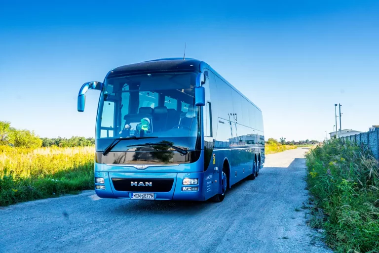 Jak zorganizować idealną wycieczkę szkolną autobusem